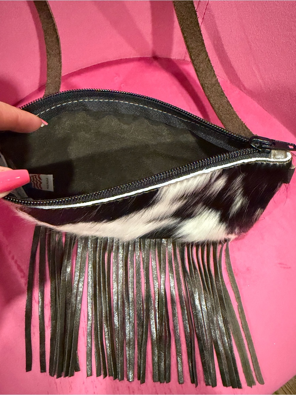 Prairie Cowhide fringed Crossbody Bag in Black & White - Picture 3 of 3